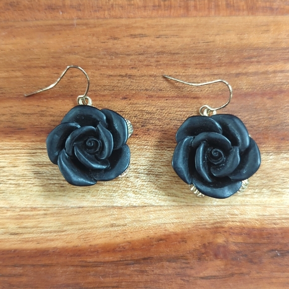 🖤 Matte Black Flower Earrings - Picture 1 of 3